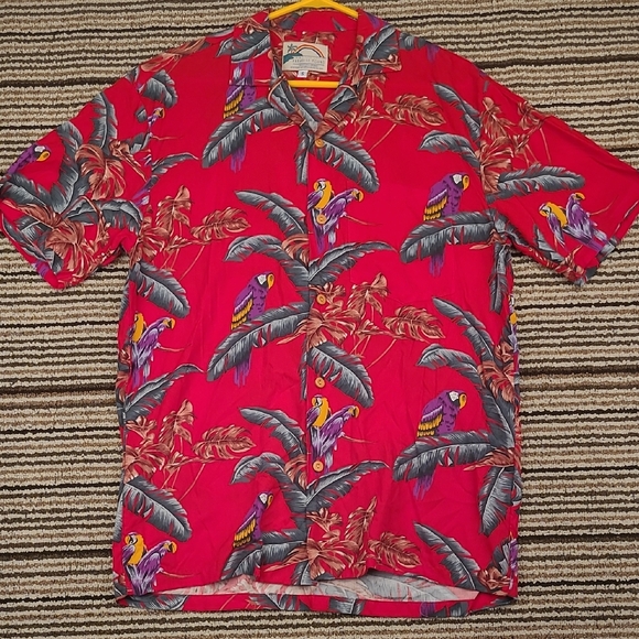 PARADISE FOUND Red Parrots Magnum PI Rayon USA Small‎ Aloha Hawaiian Shirt RARE - Picture 1 of 9